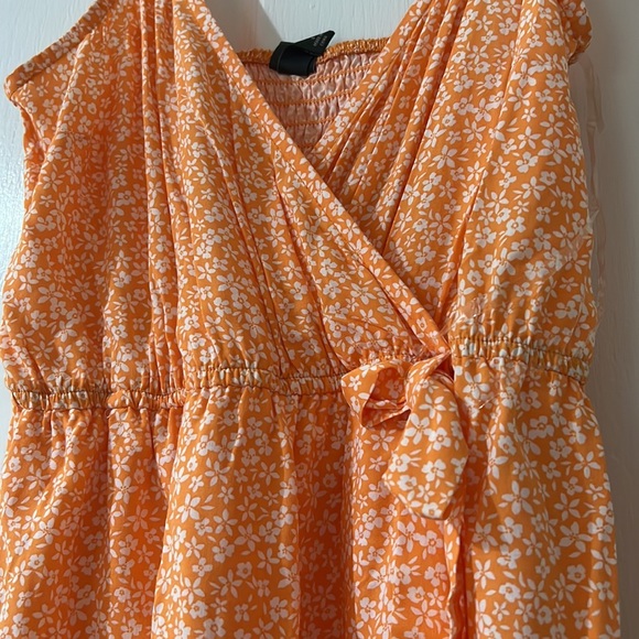 Romper - Picture 2 of 3